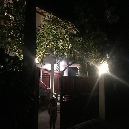Flip Flop Inn Mirissa Dış mekan fotoğraf