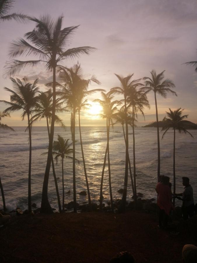Flip Flop Inn Mirissa Dış mekan fotoğraf