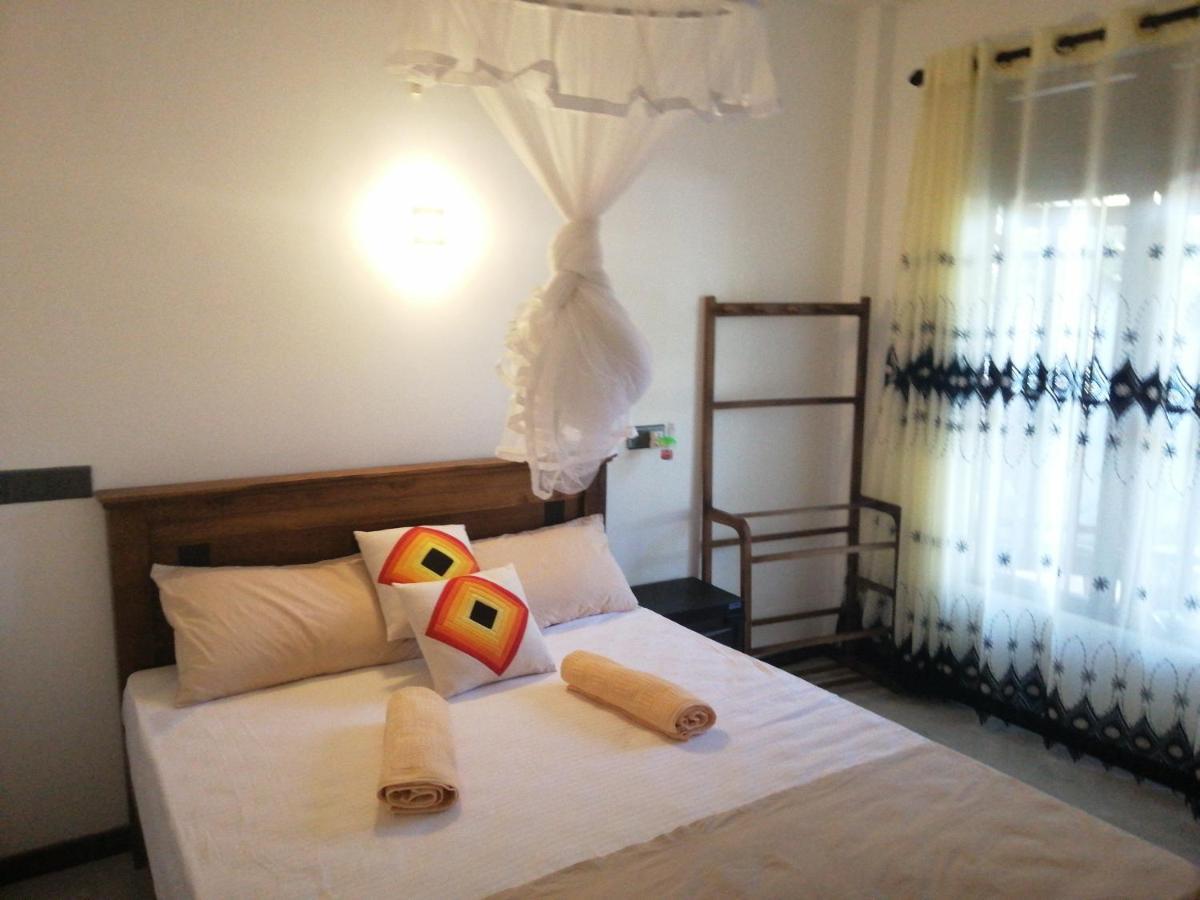 Flip Flop Inn Mirissa Dış mekan fotoğraf